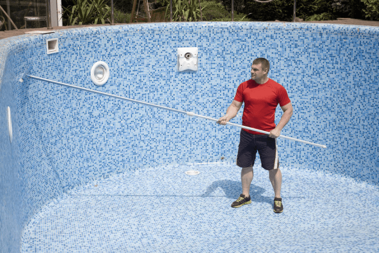 Easy Tips on How to Clean Pool Walls