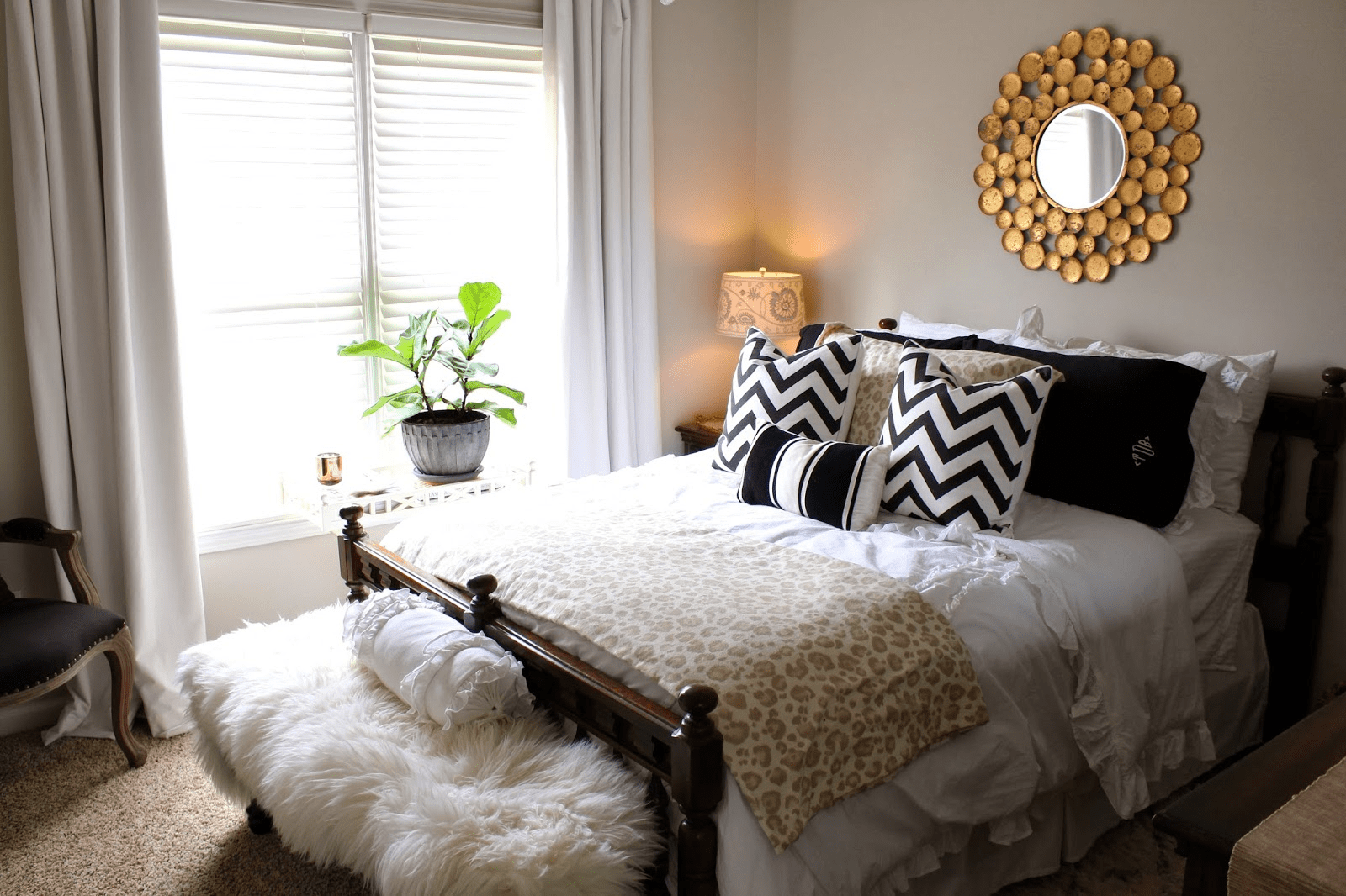 How to Decorate Guest Bedroom On Your Own - EasyHomeTips.org