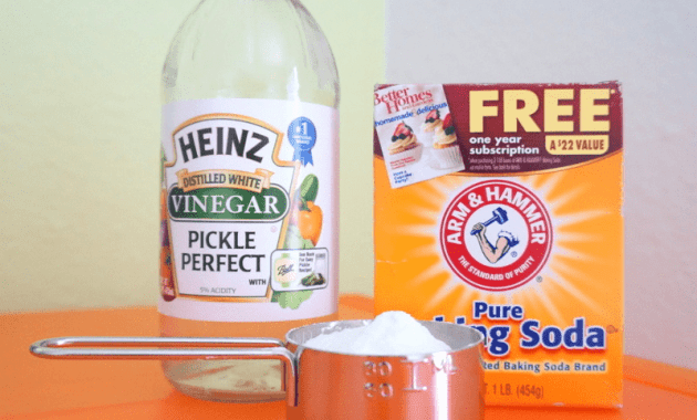 Vinegar and baking soda for cleaning