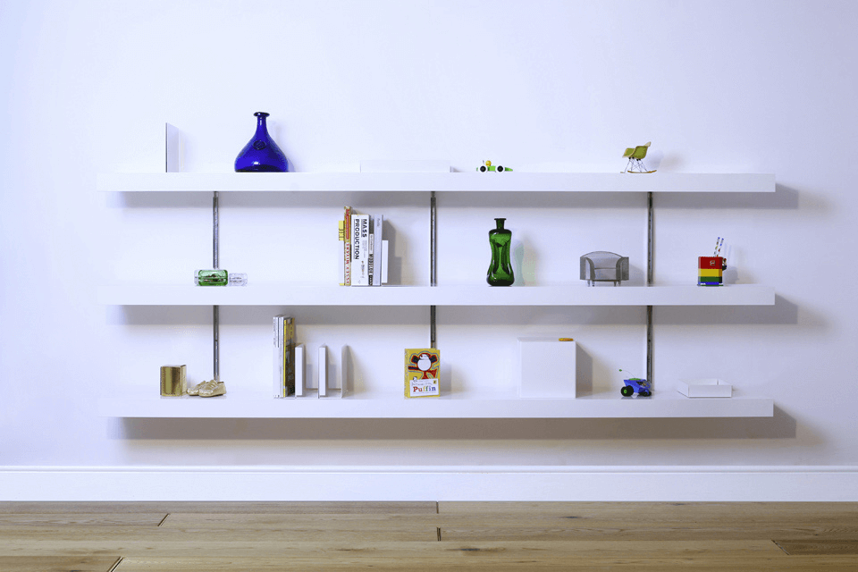 How to Decorate White Shelves
