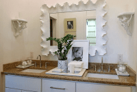 How to Decorate a Bathroom Vanity