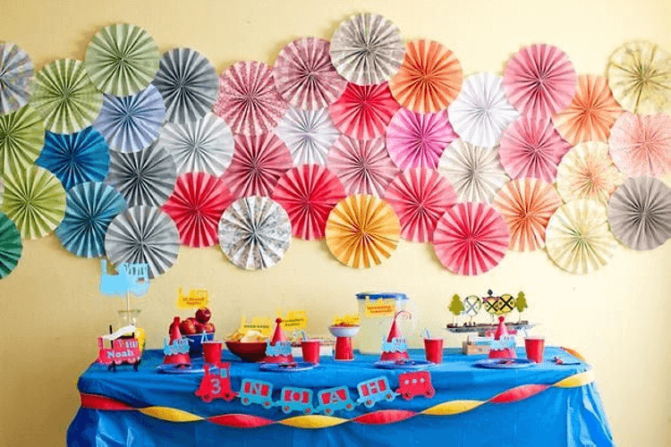 Crafting the Vista: How to Decorate Wall for Birthday Party