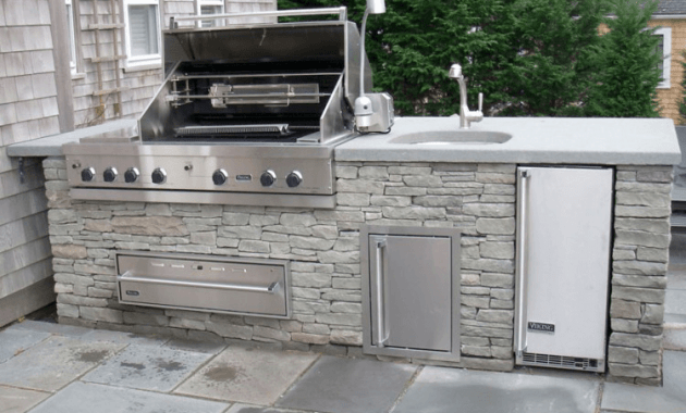 Outdoor Kitchen Island with Sink and grill