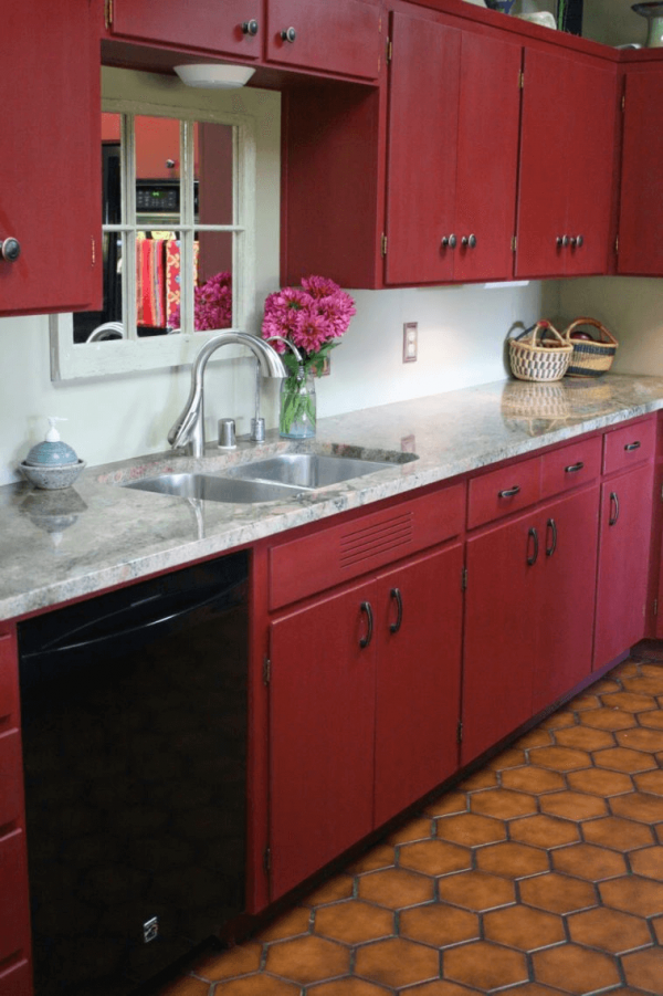 How to Paint Kitchen with Chalk Paint to Look Antique