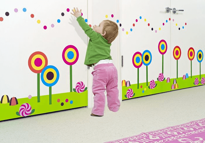 Toddler room wall decor