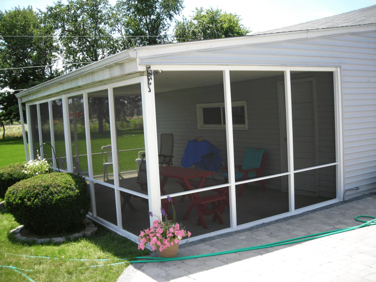 How to Choose the Best Screened in Porch Materials