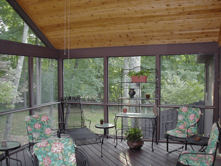 How to Choose the Best Screened in Porch Materials