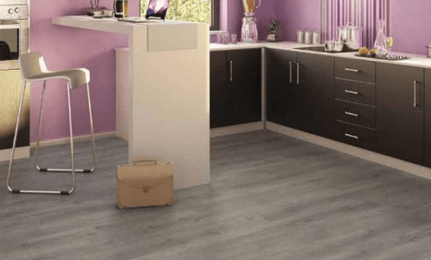 Kitchen laminate floor tiles that look like oak wood