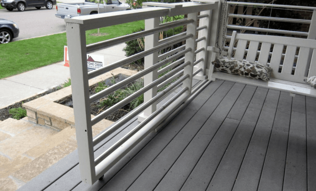 Sliding gate for porch