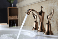 Bathroom sink faucet with long spout reach Bathroom sink faucet with long spout reach