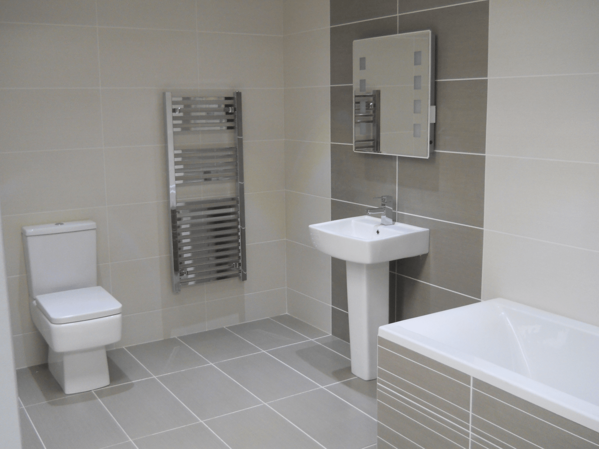 Large Bathroom Tile Ideas to Adopt - EasyHomeTips.org