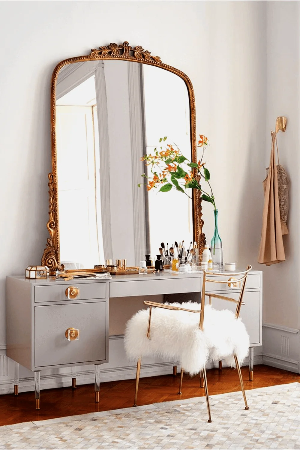 Large mirror vanity makeup ideas