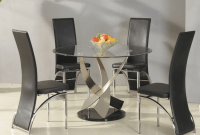 How to Decorate a Glass Dining Table How to Decorate a Glass Dining Table