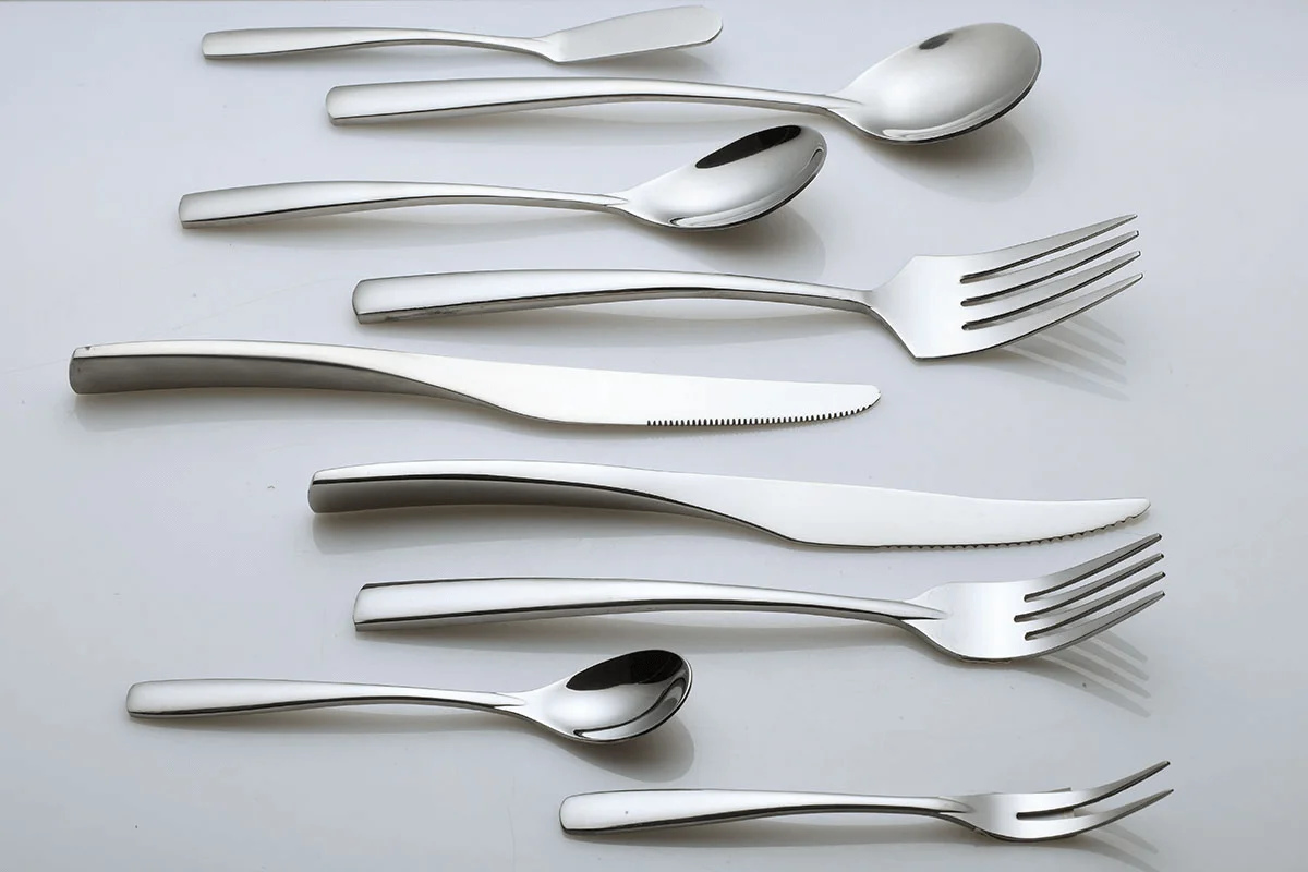 Stainless steel cutlery set