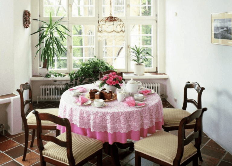 How to Decorate Old Dining Table Simple Ideas