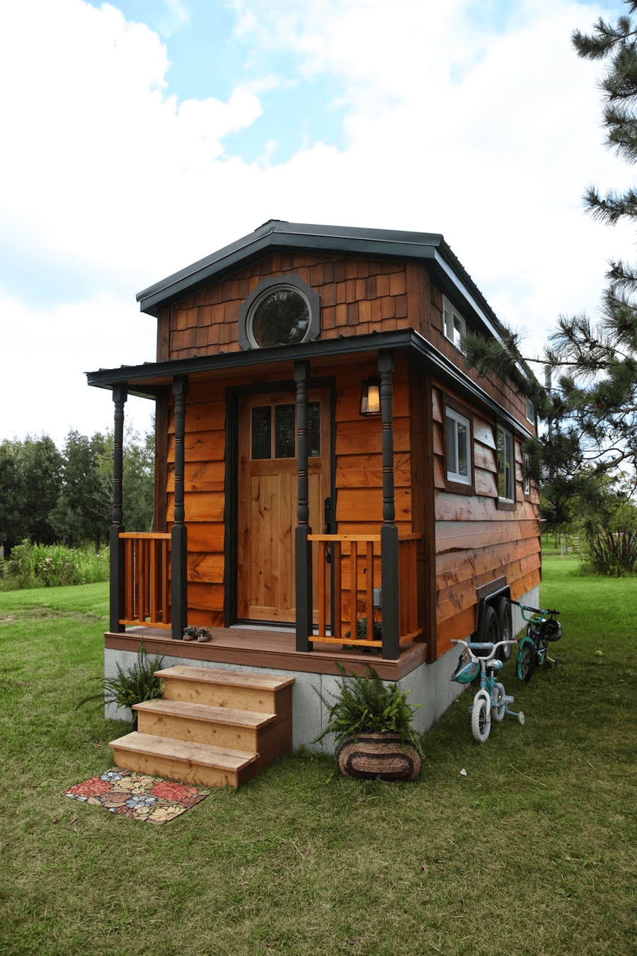 Wooden tiny house fachadas