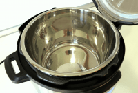 How to Clean a Burnt Pressure Cooker Pot without Scrubbing How to Clean a Burnt Pressure Cooker Pot without Scrubbing
