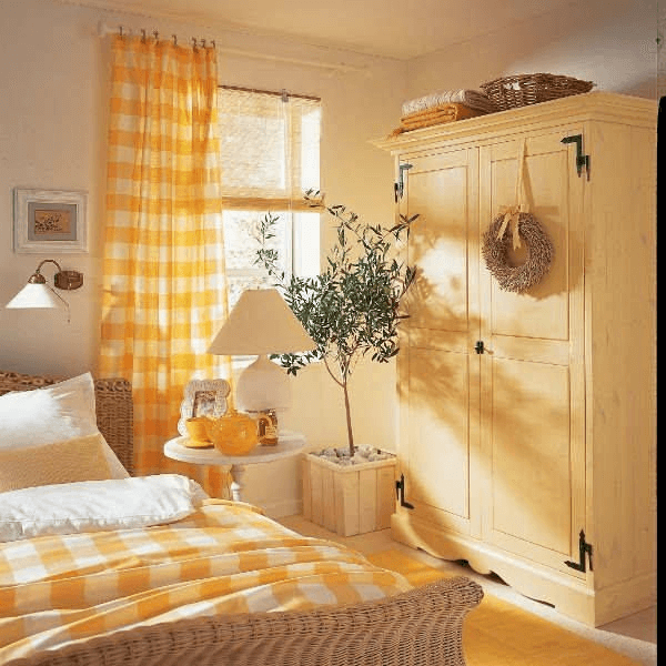 White and yellow farmhouse bedroom decor ideas