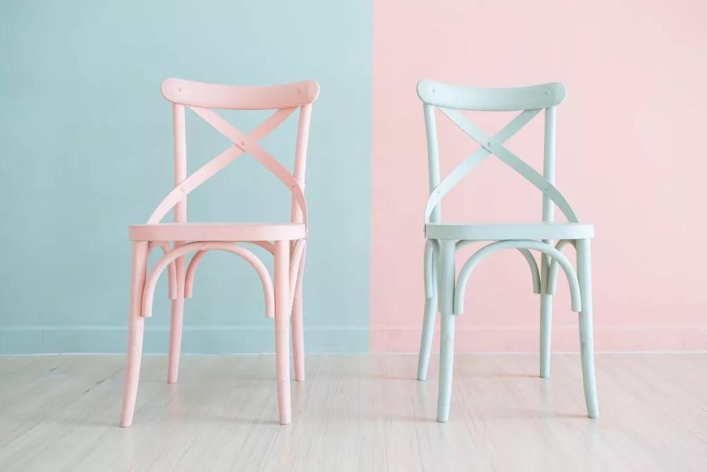 Best Paint For Outdoor Wood Furniture. Must Know!