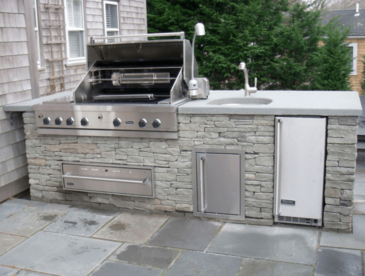Outdoor Kitchen Island with Sink and grill