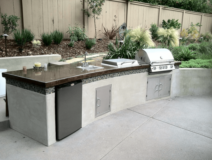Outdoor Kitchen Island with Sink