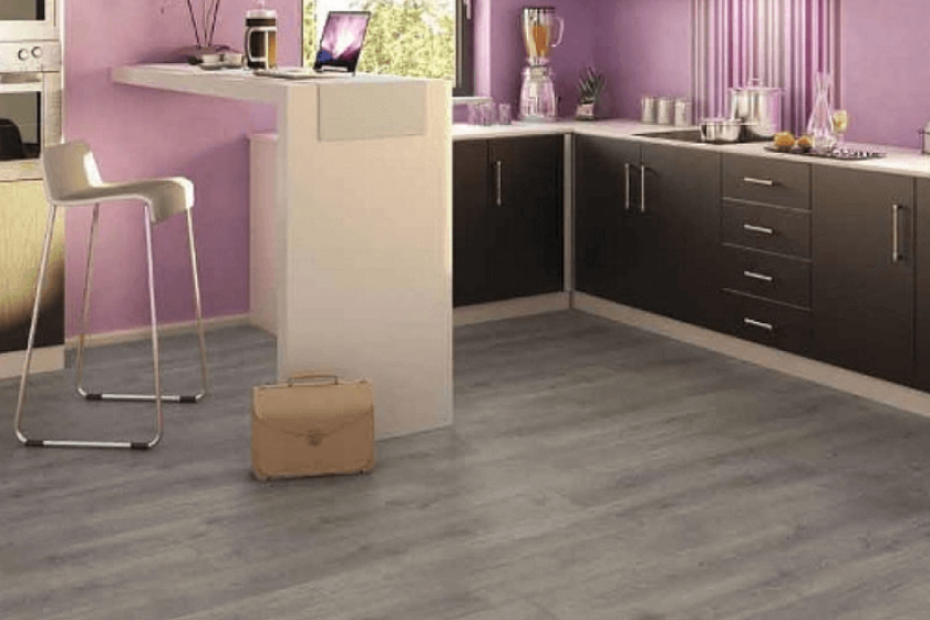 Kitchen laminate floor tiles that look like oak wood