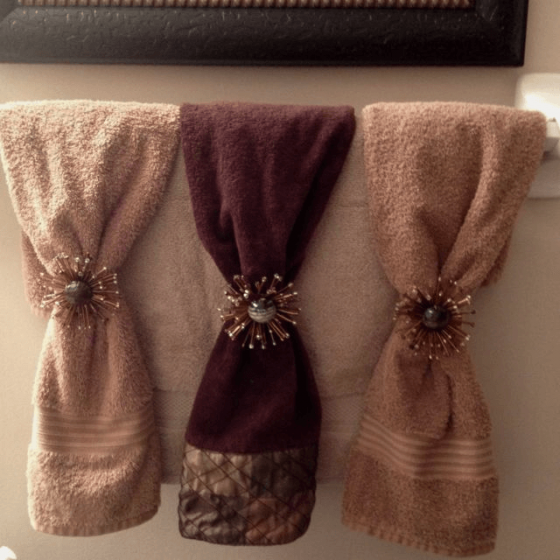 Fold decorative bathroom towels